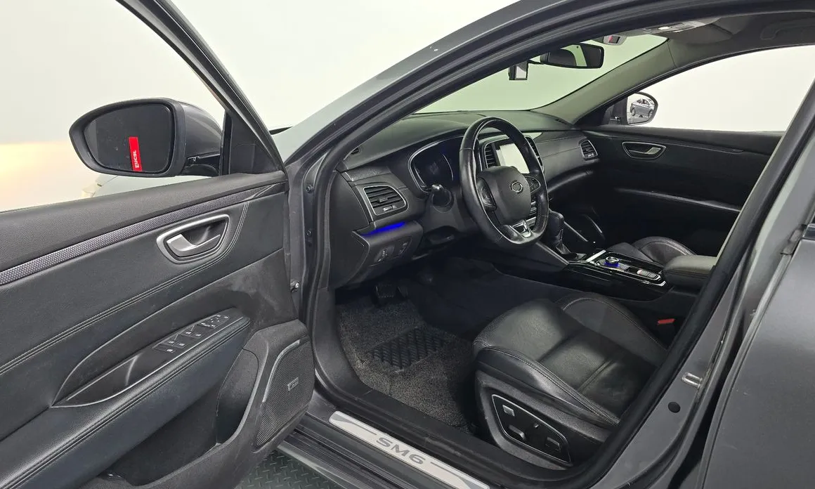 Renault SM6