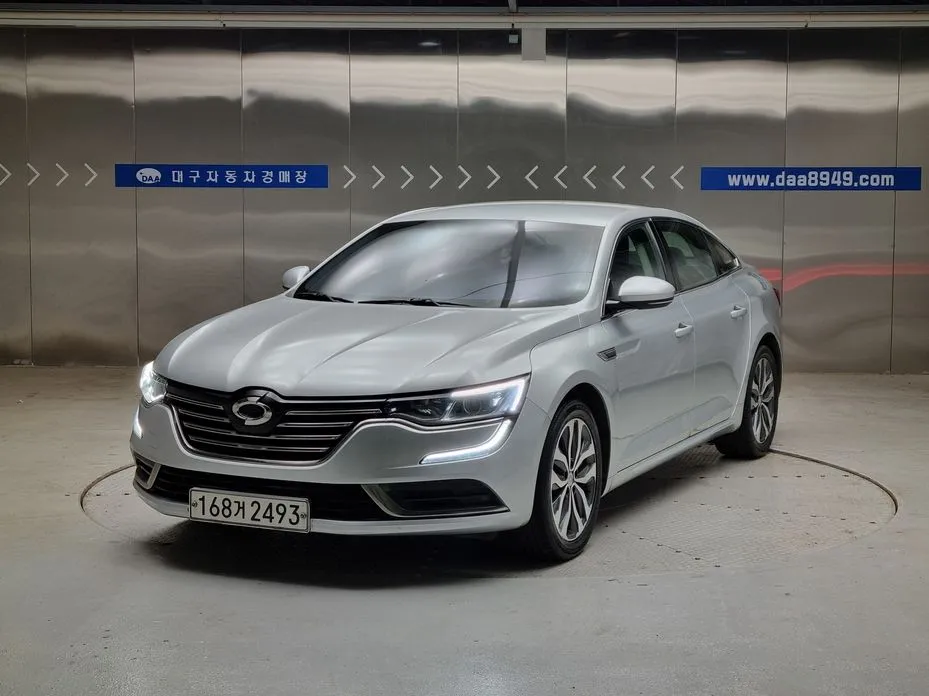 Renault SM6