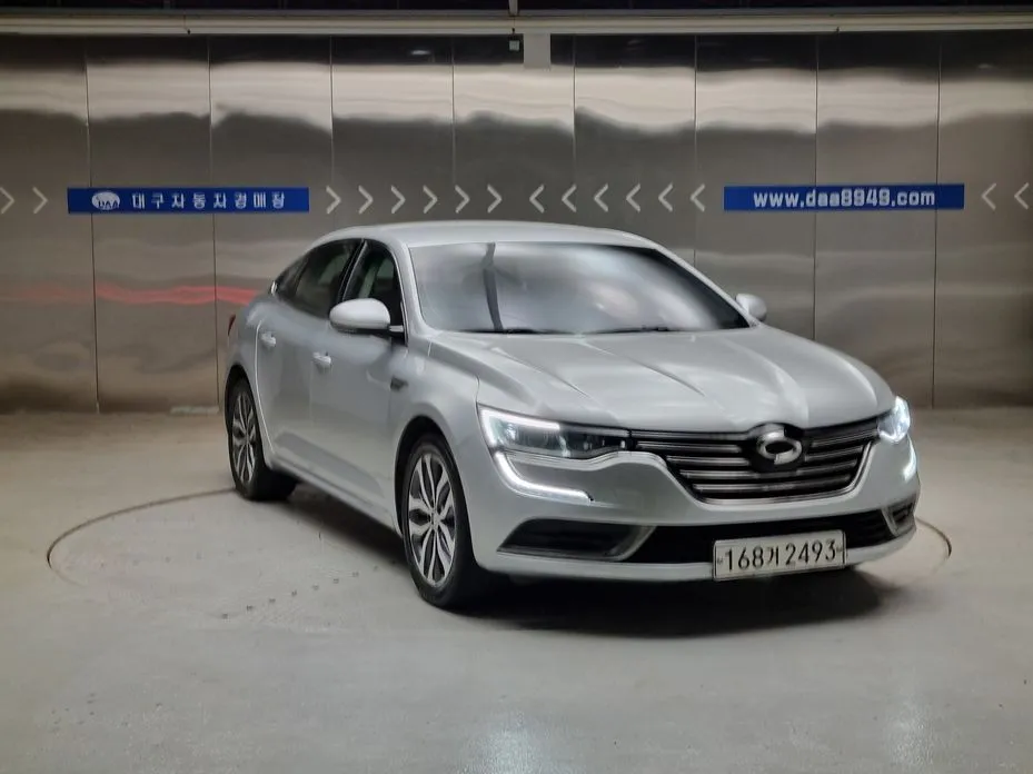 Renault SM6