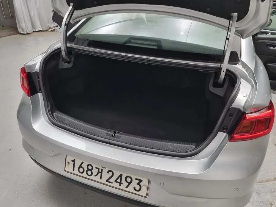Renault SM6