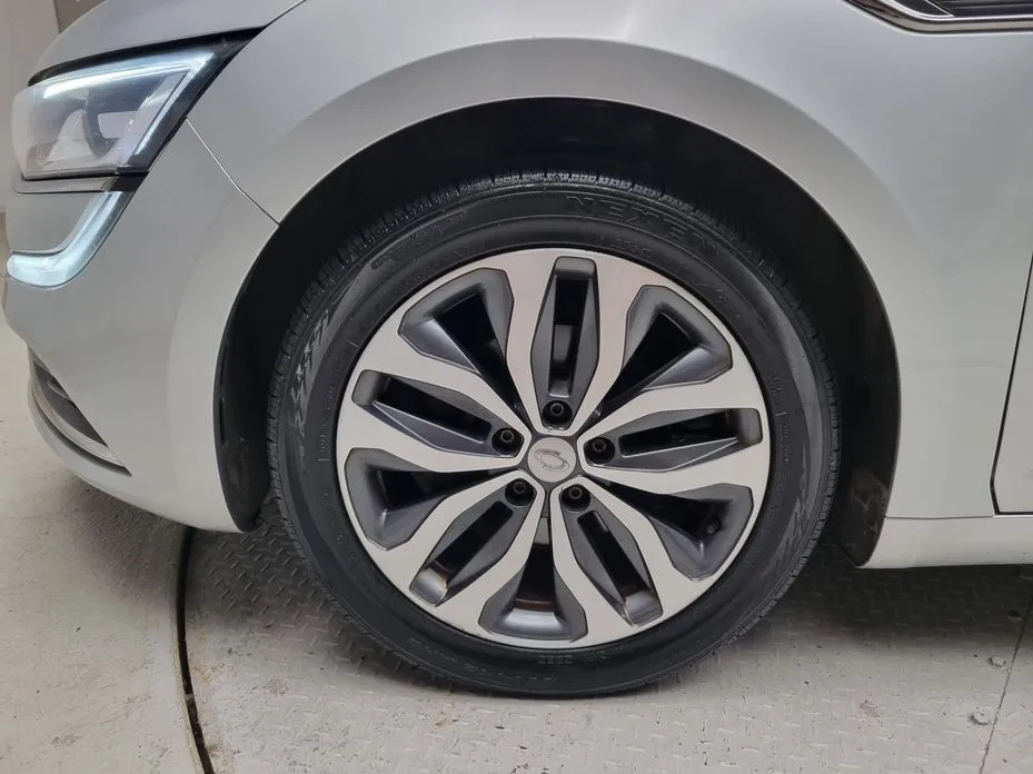 Renault SM6