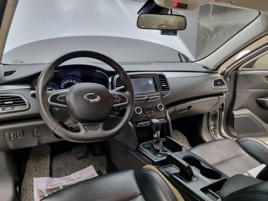 Renault SM6