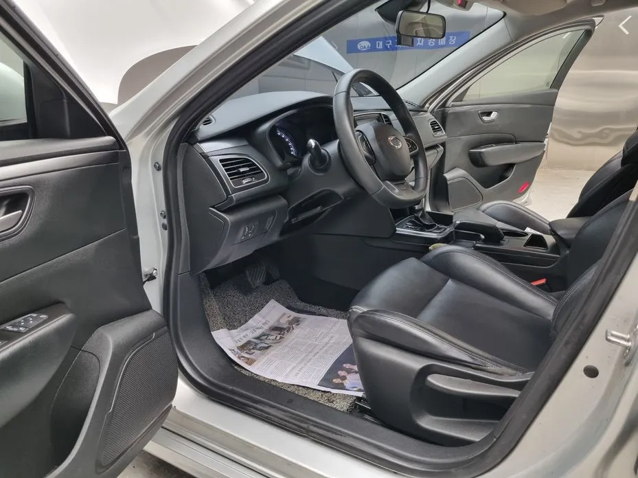 Renault SM6