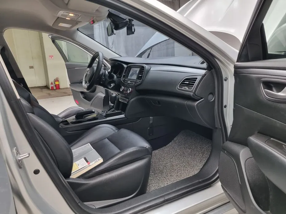 Renault SM6