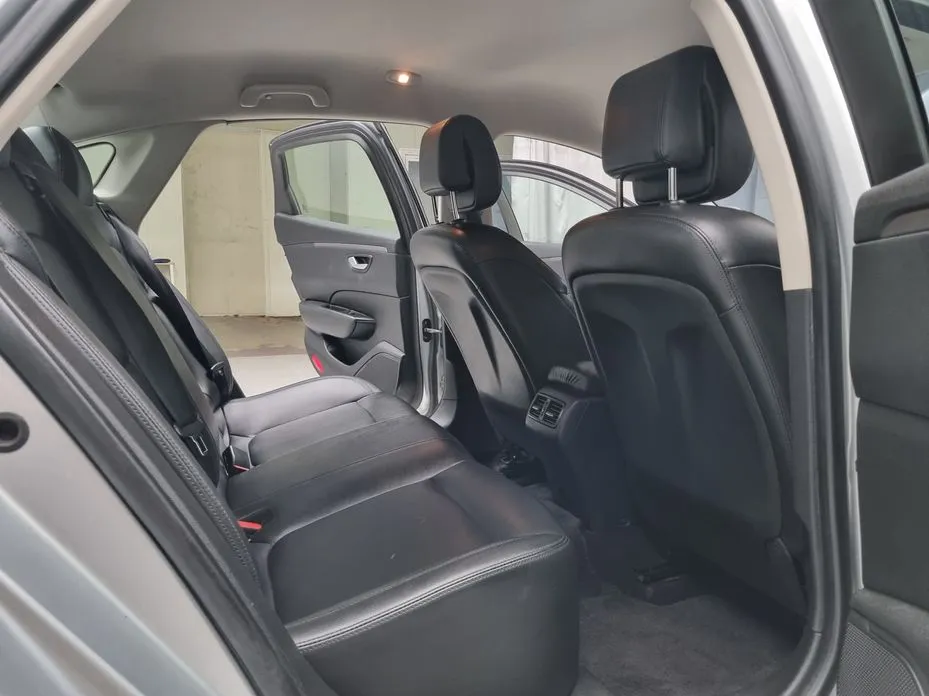 Renault SM6