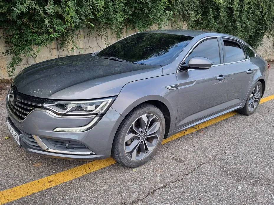 Renault SM6