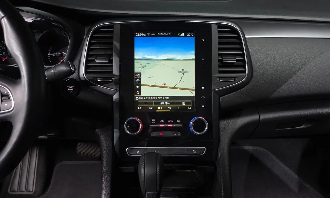 Renault SM6