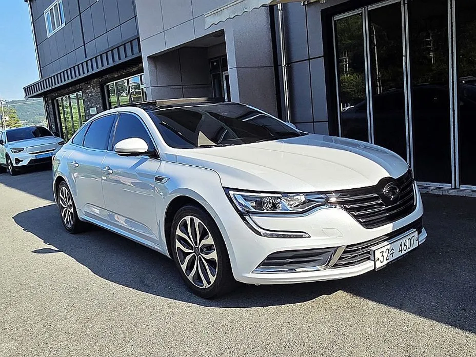 Renault SM6
