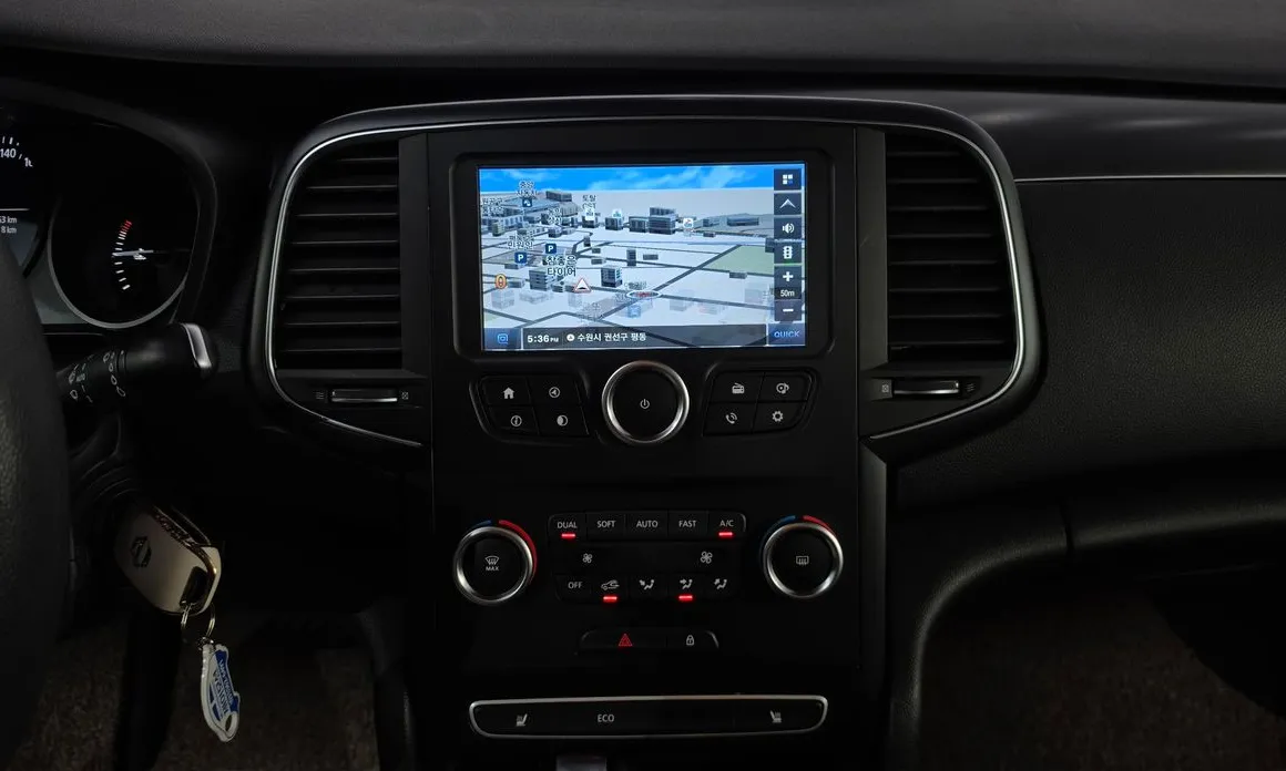 Renault SM6