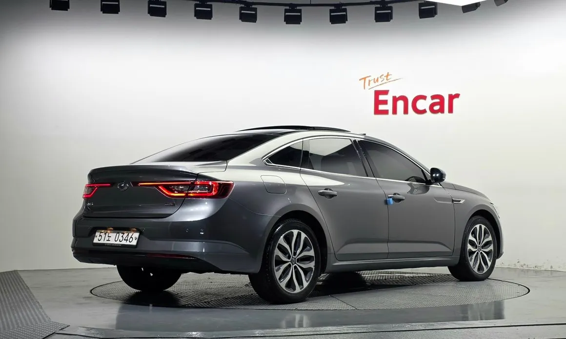 Renault SM6