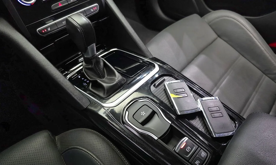 Renault SM6