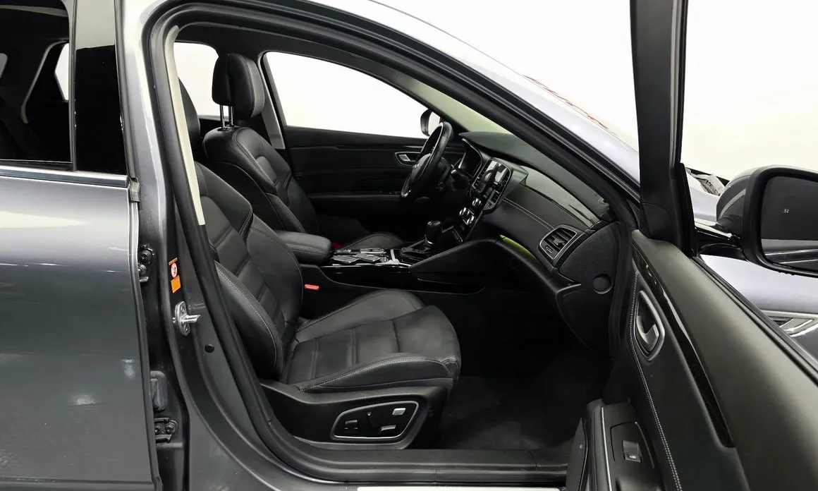 Renault SM6