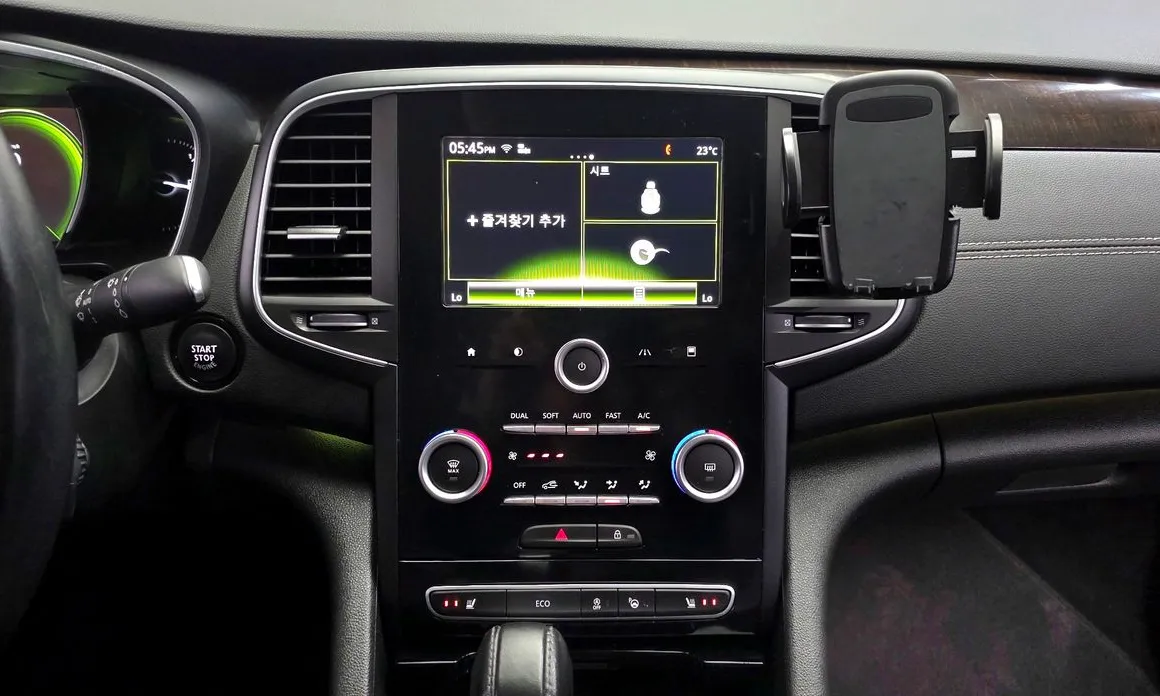 Renault SM6