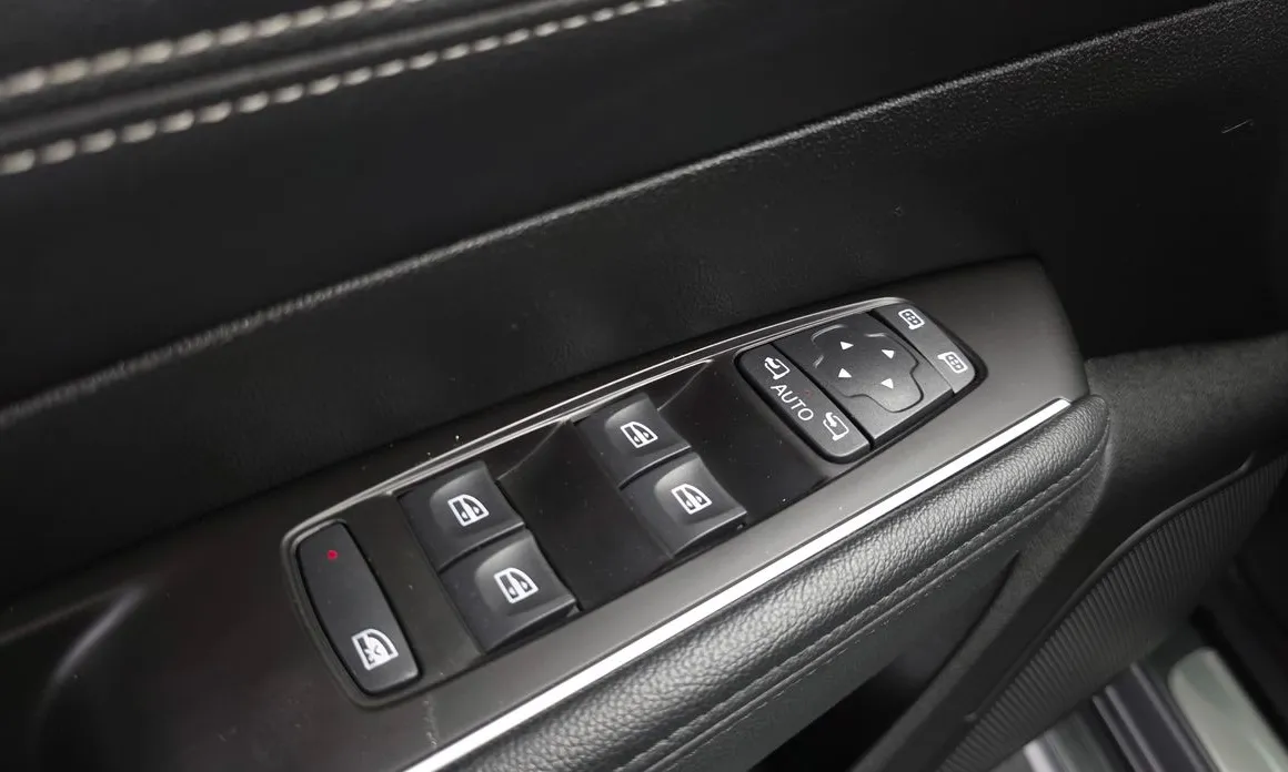 Renault SM6