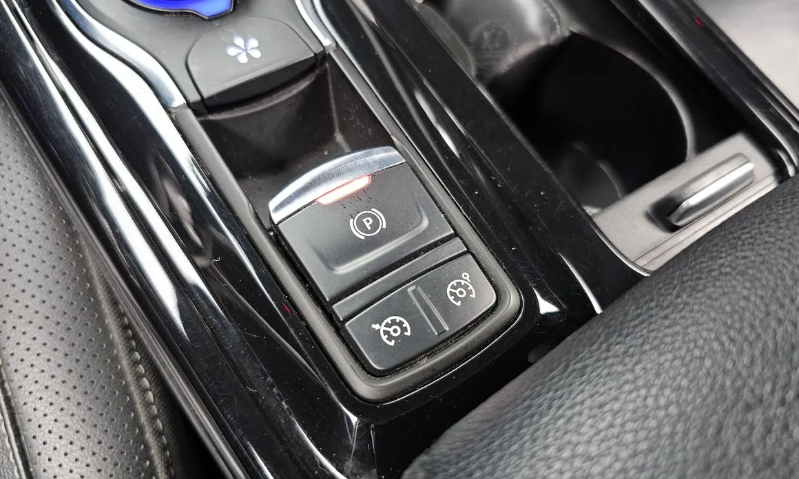 Renault SM6