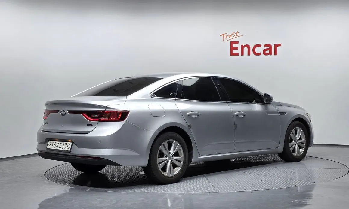 Renault SM6