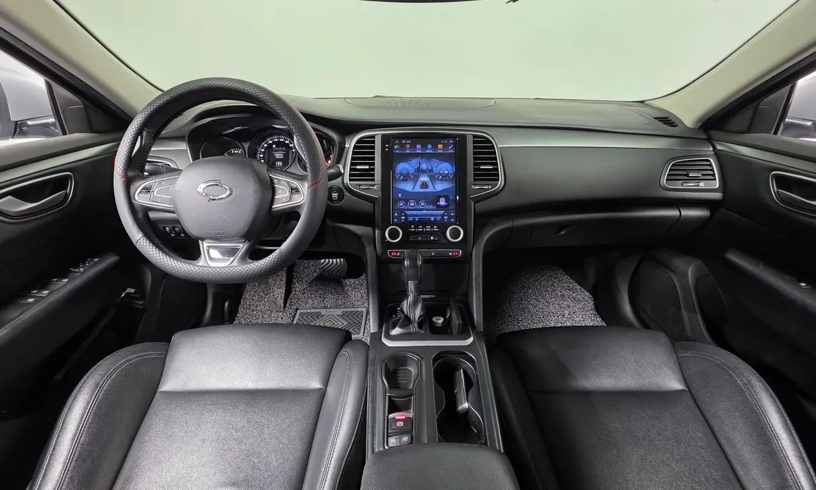 Renault SM6