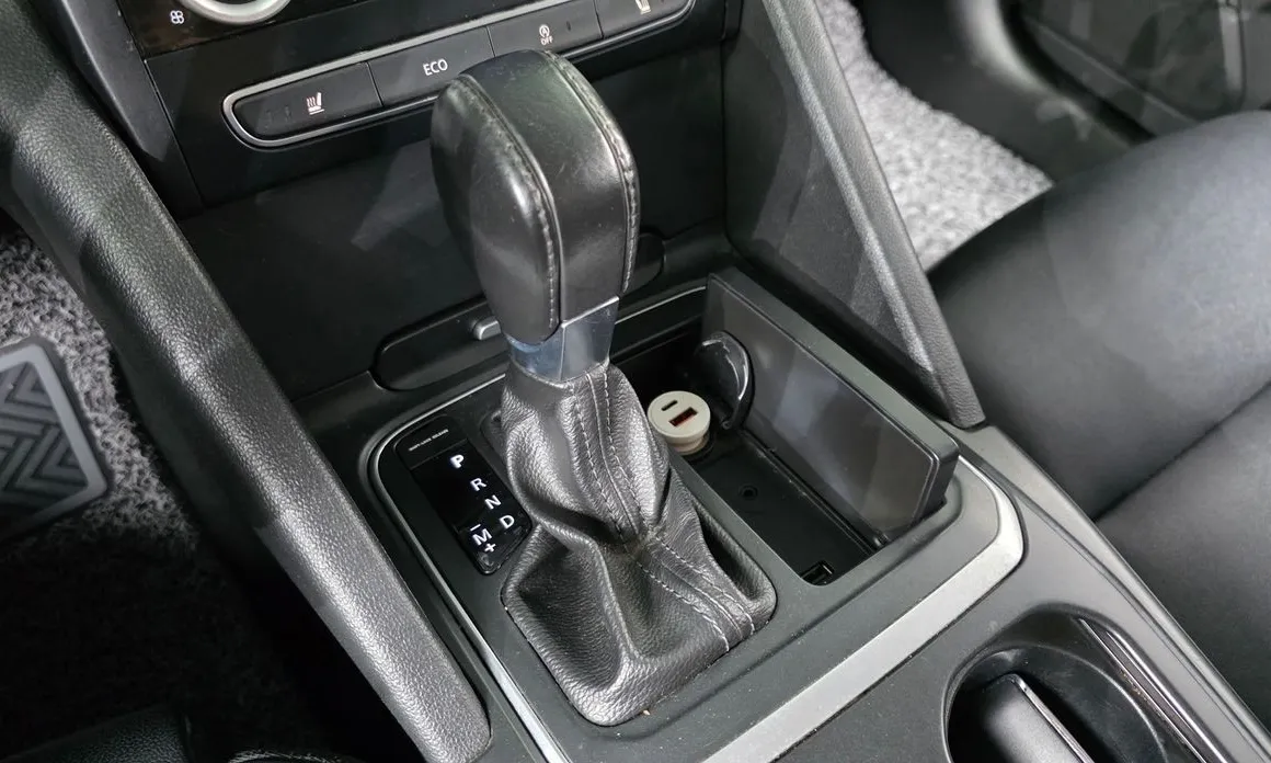 Renault SM6