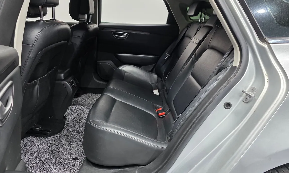 Renault SM6