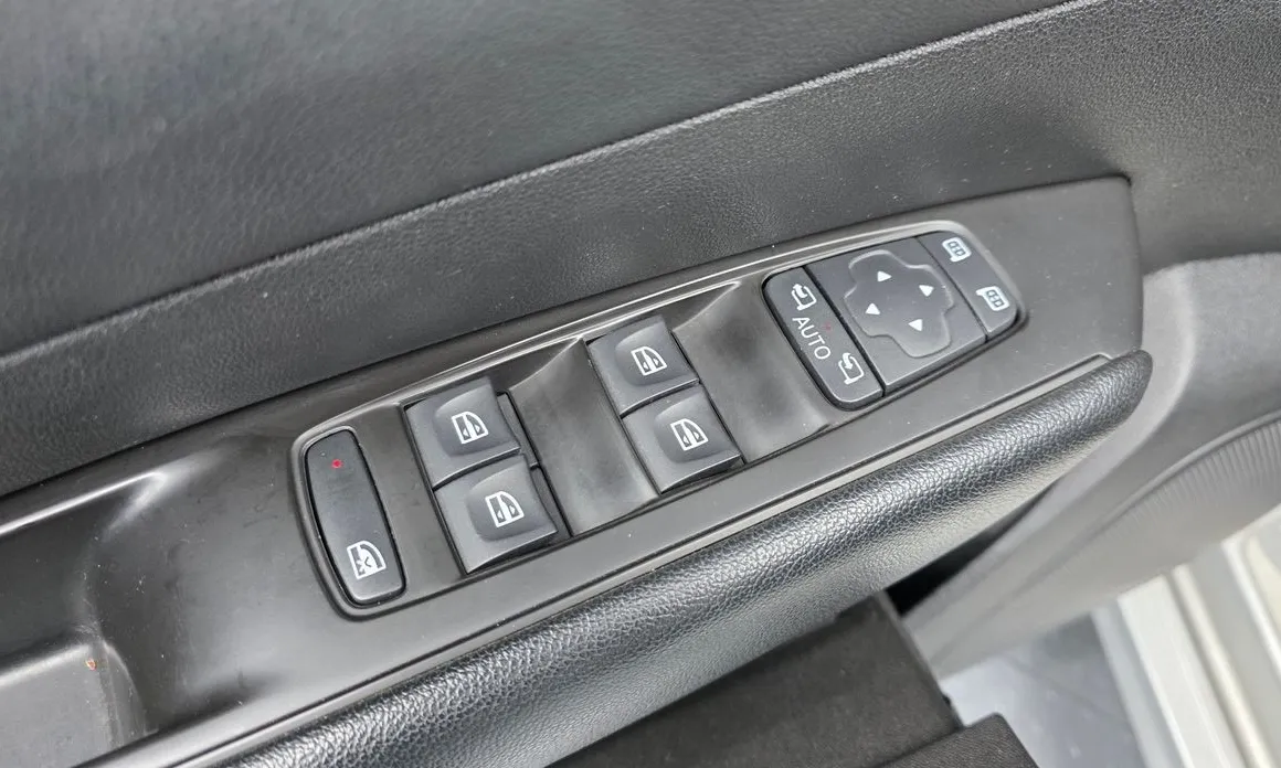 Renault SM6