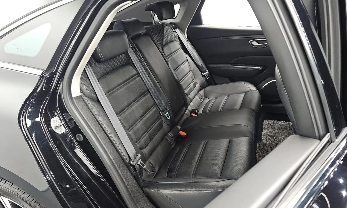 Renault SM6