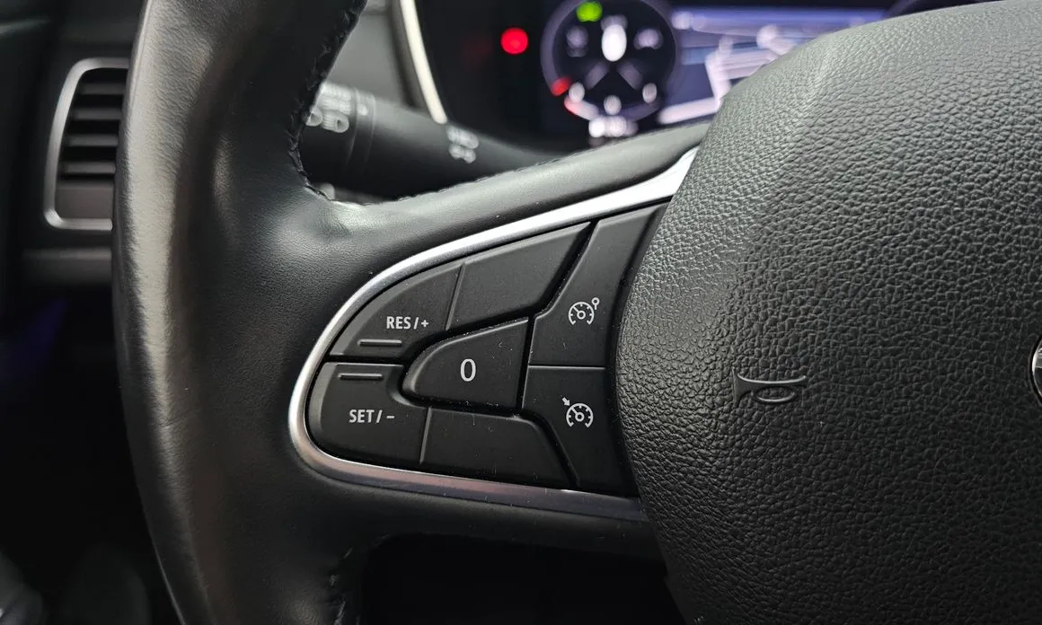Renault SM6