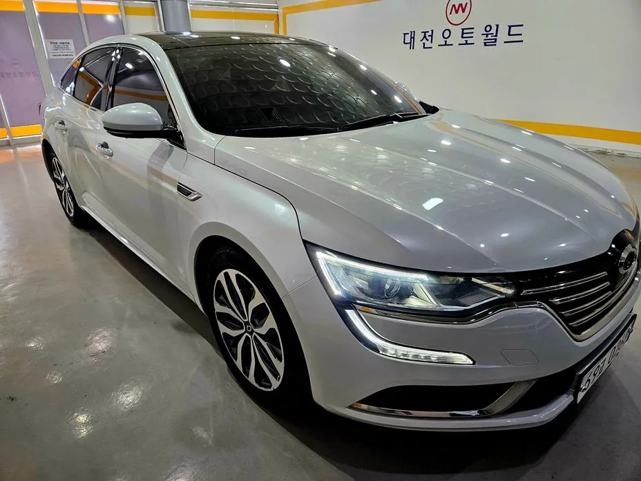Renault SM6
