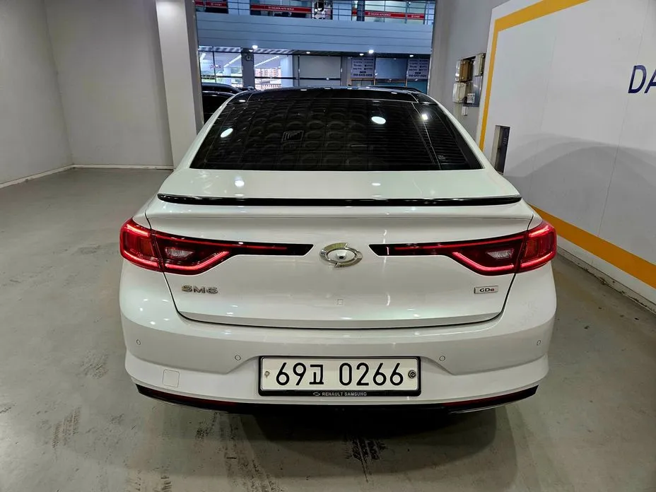Renault SM6