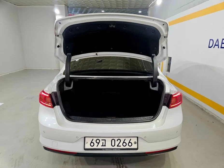 Renault SM6