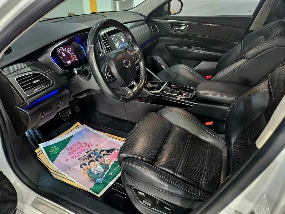 Renault SM6