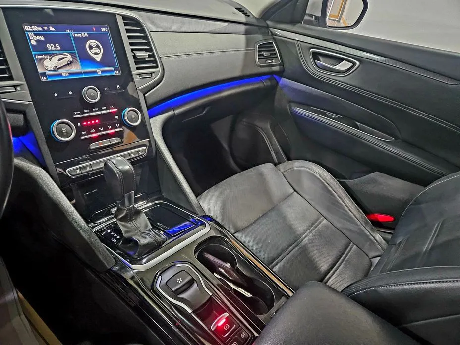 Renault SM6