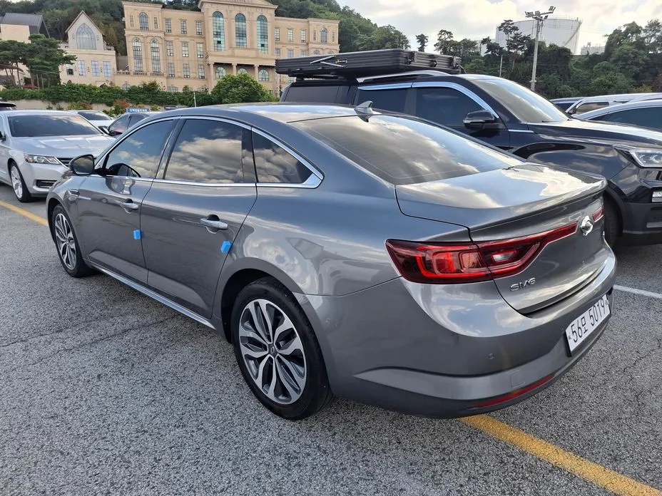 Renault SM6