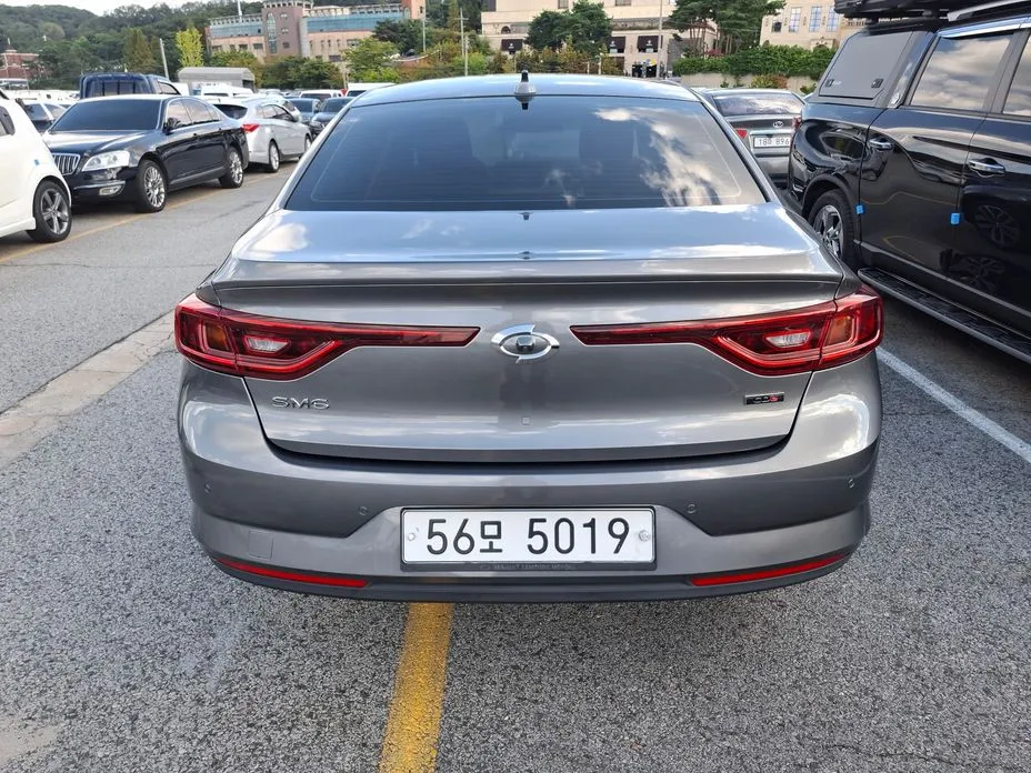 Renault SM6