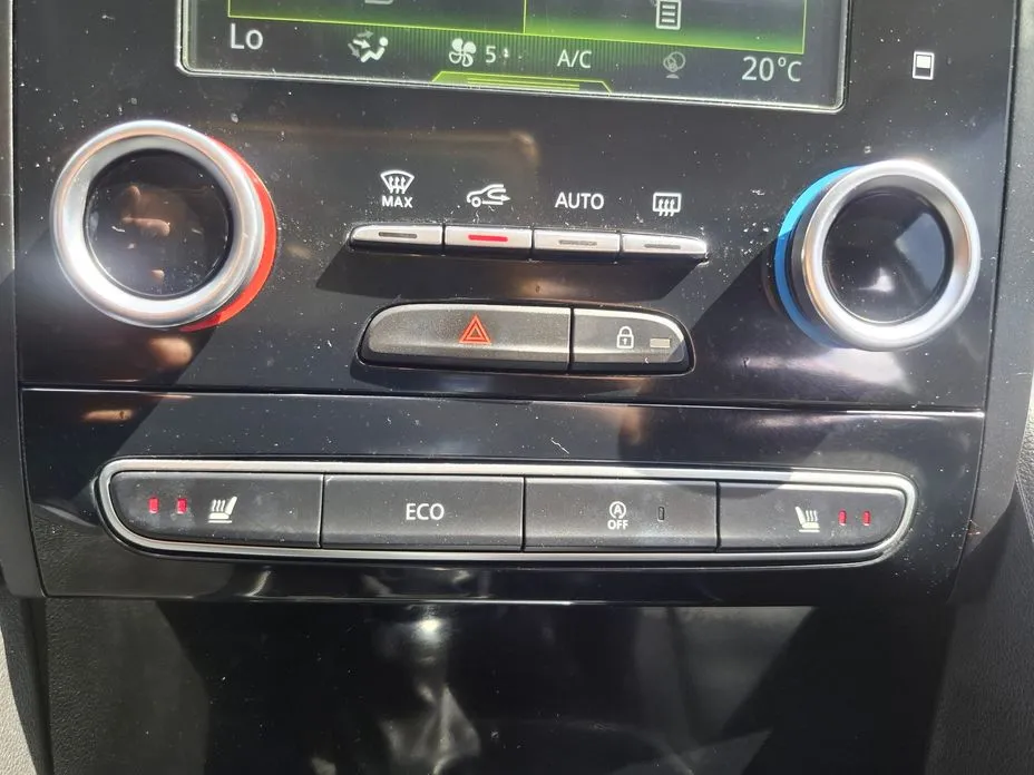 Renault SM6
