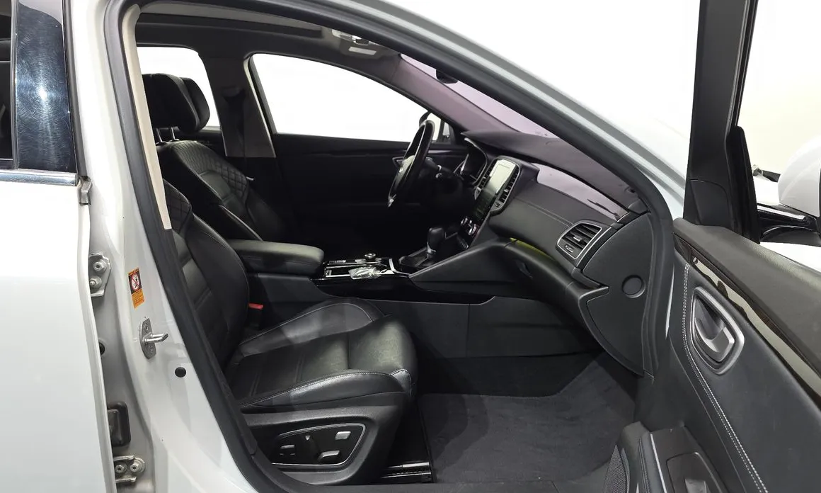 Renault SM6