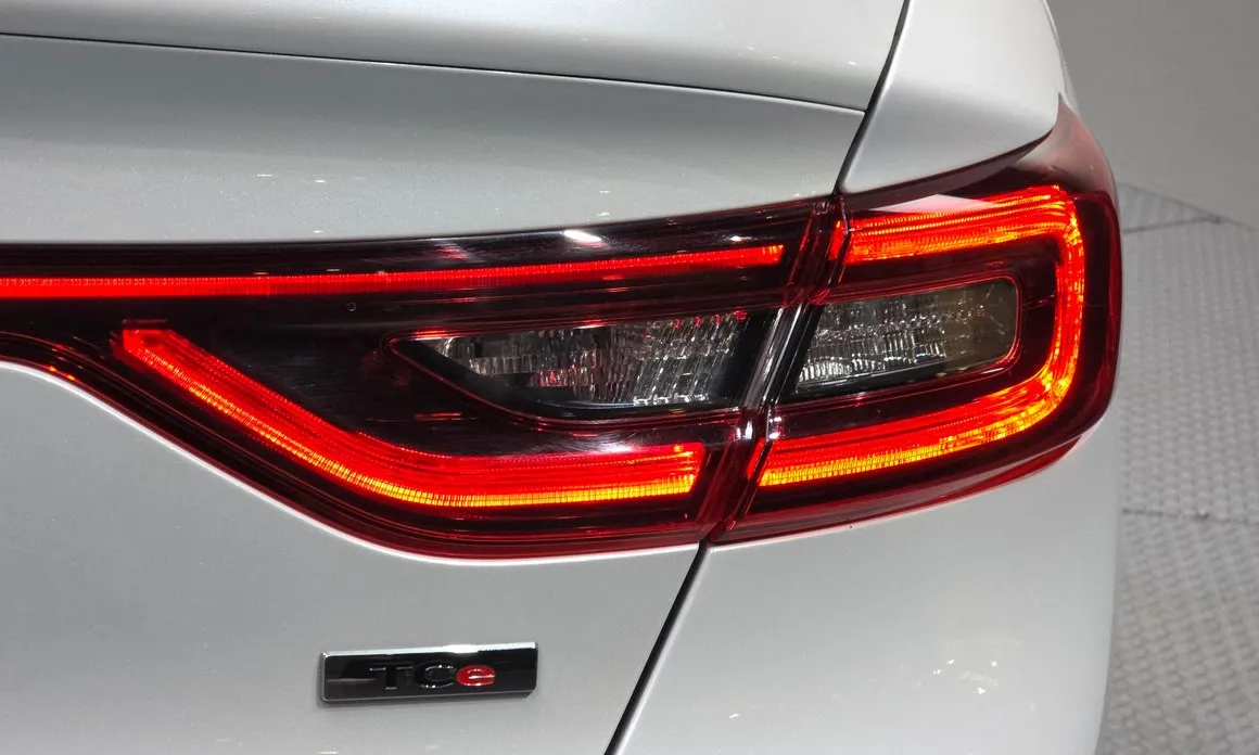 Renault SM6