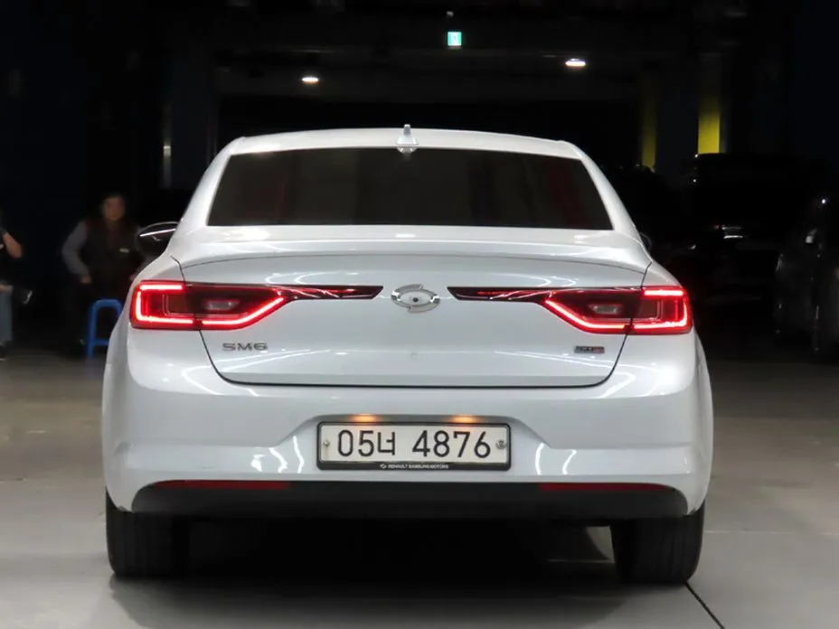 Renault SM6
