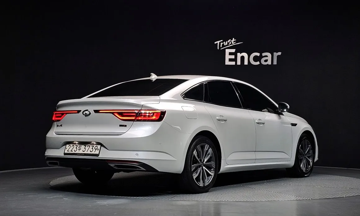 Renault SM6