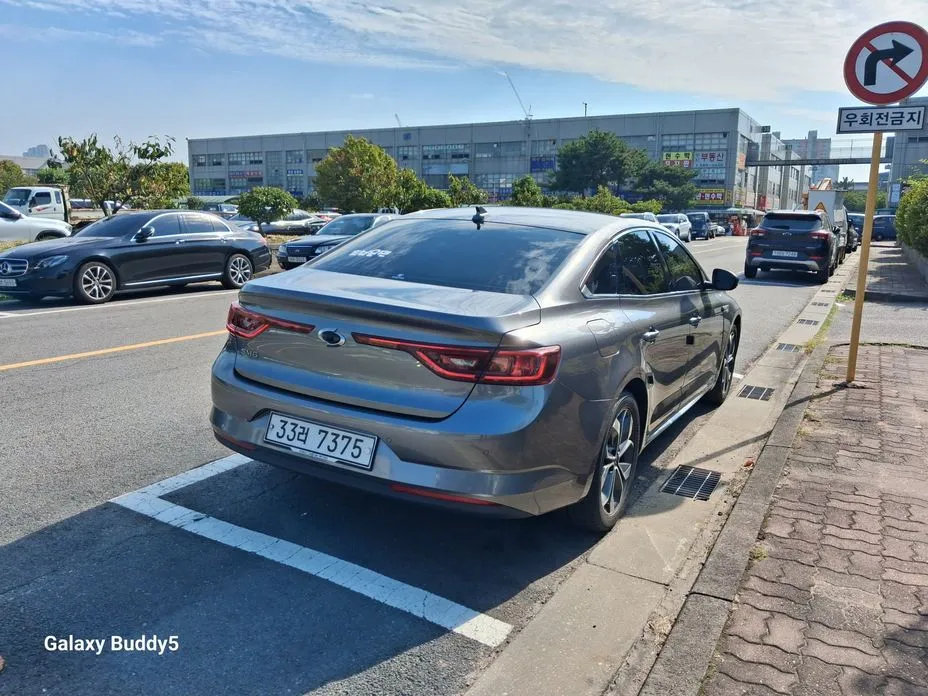 Renault SM6