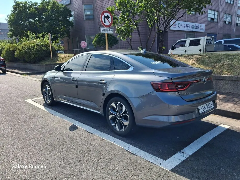 Renault SM6