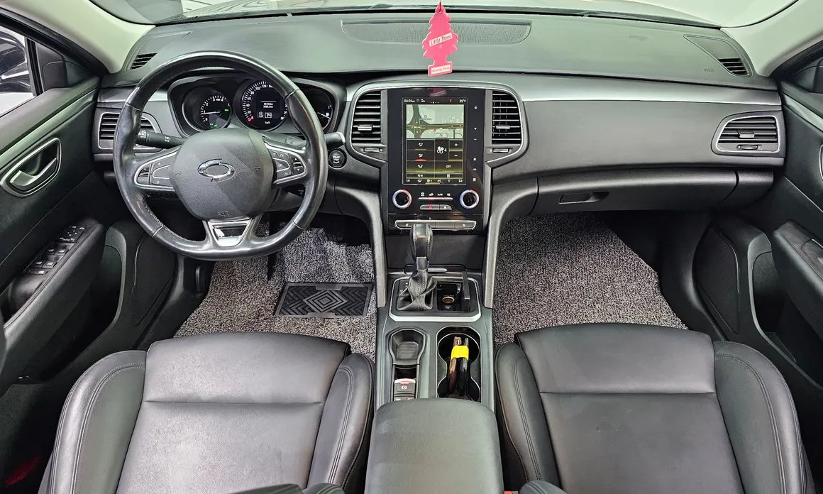 Renault SM6