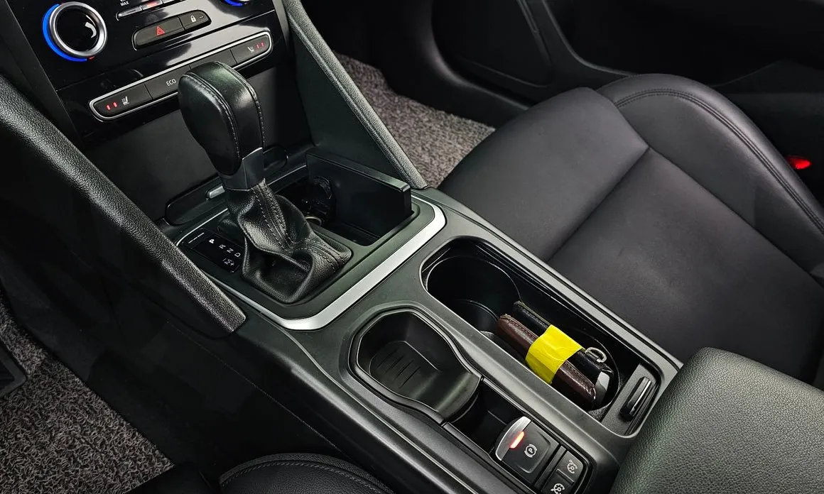 Renault SM6