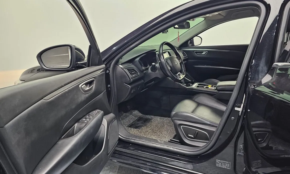 Renault SM6