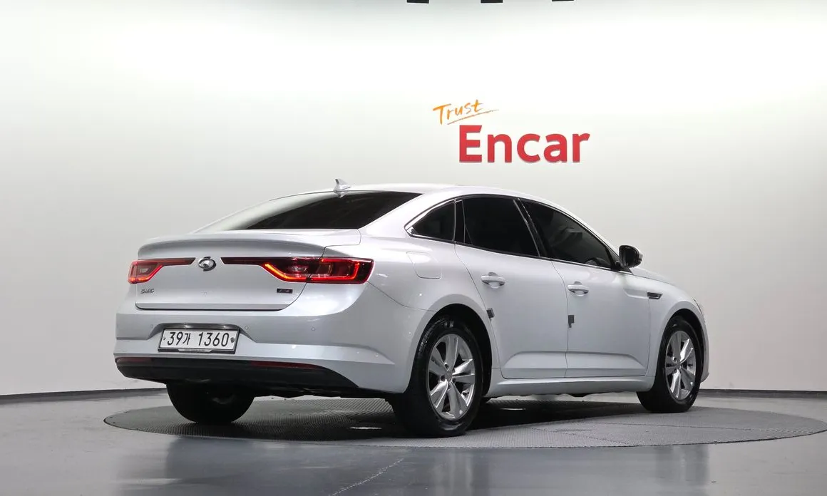 Renault SM6