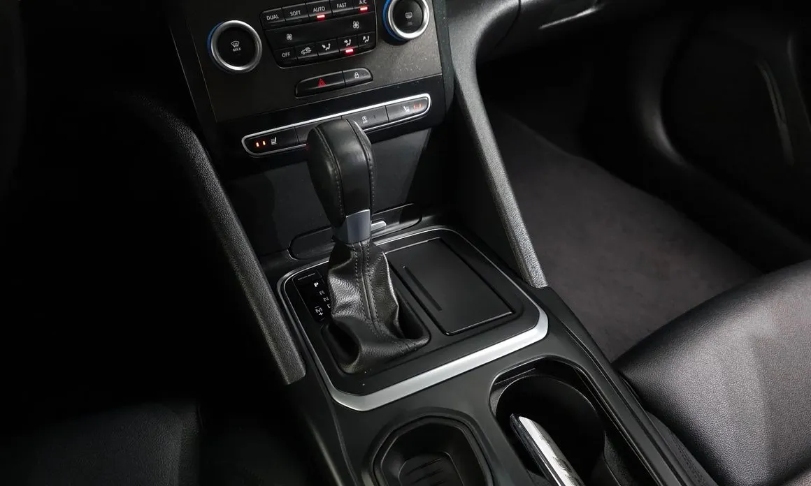 Renault SM6