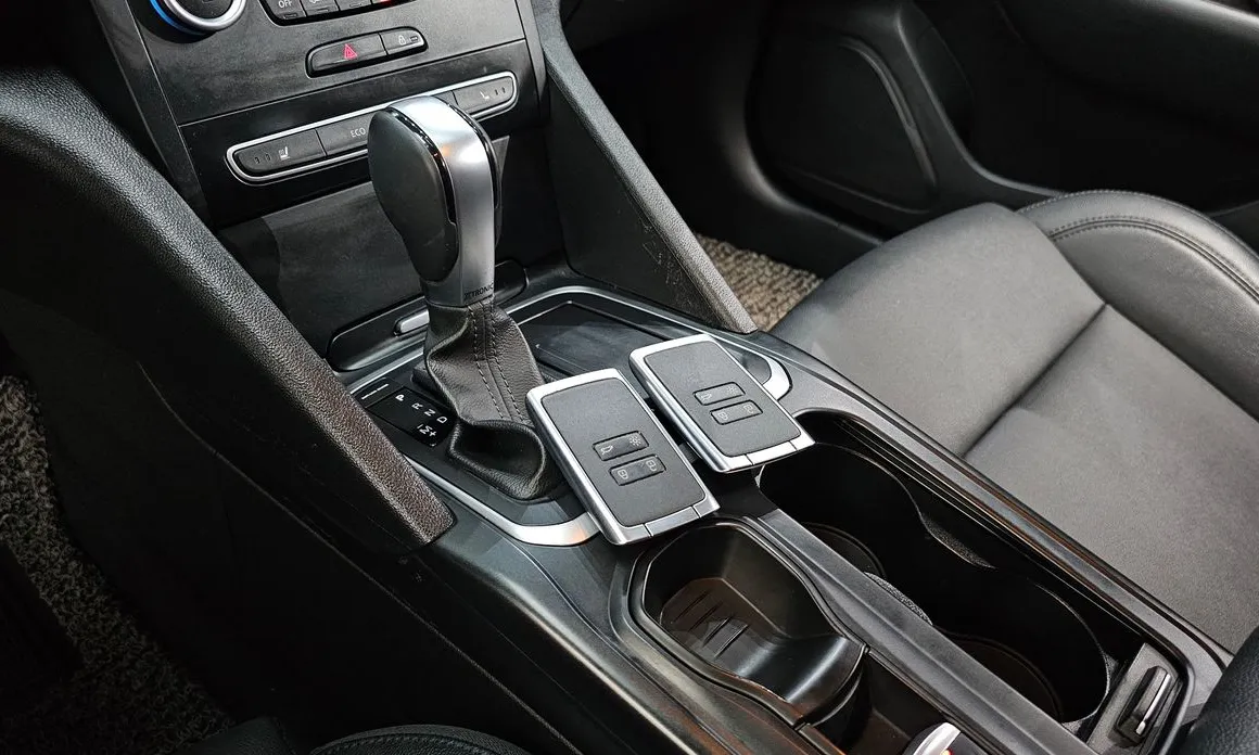 Renault SM6