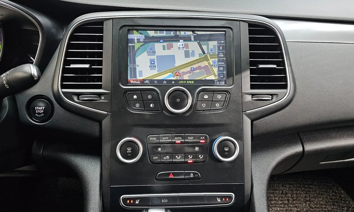 Renault SM6