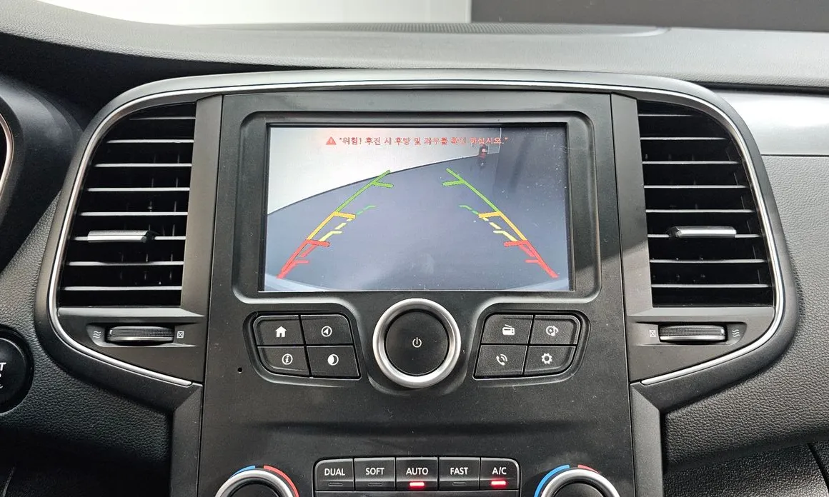 Renault SM6