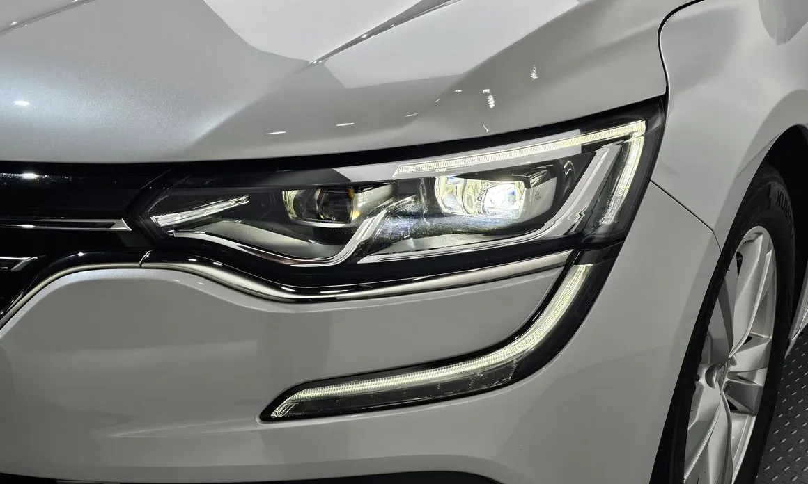 Renault SM6