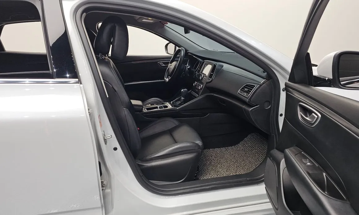 Renault SM6